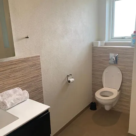Apartman House On Vellingtoft In Kvaers *